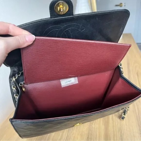 CHANNEL QUILTED LAMBSKIN SHOULDER BAG - Picture 3 of 7